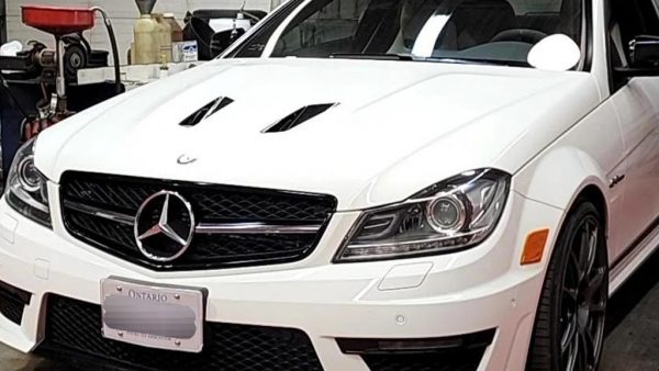 2014-Mercedes-Benz-C63-AMG
