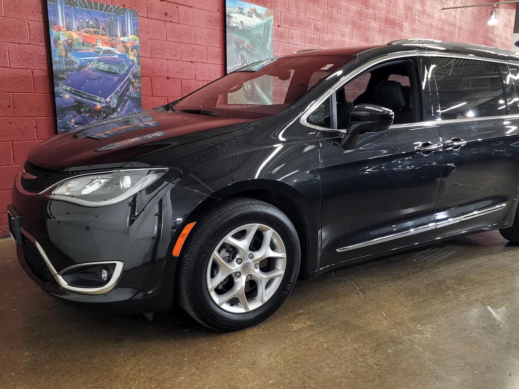 2022-Chrysler-Pacifica-Limited-AWD