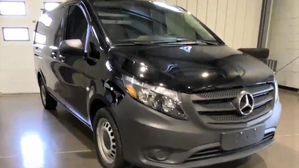 2020-Mercedes-Benz-Metris-(1)