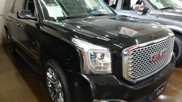UCT11677D---2017-GMC-Yukon-XL-Denali