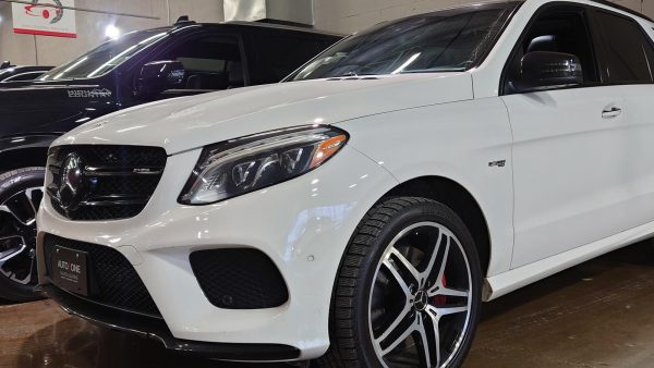 UCT11688D---2017-Mercedes-Benz-GLE43-AMG