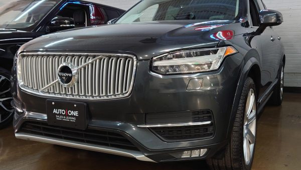 UCT11697D---2016-Volvo-XC90