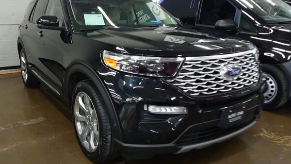 UCT11699D---2020-Ford-Explorer