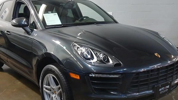 UCT11753D---2018-Porsche-Macan