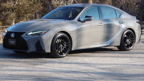 2022-Lexus-IS500
